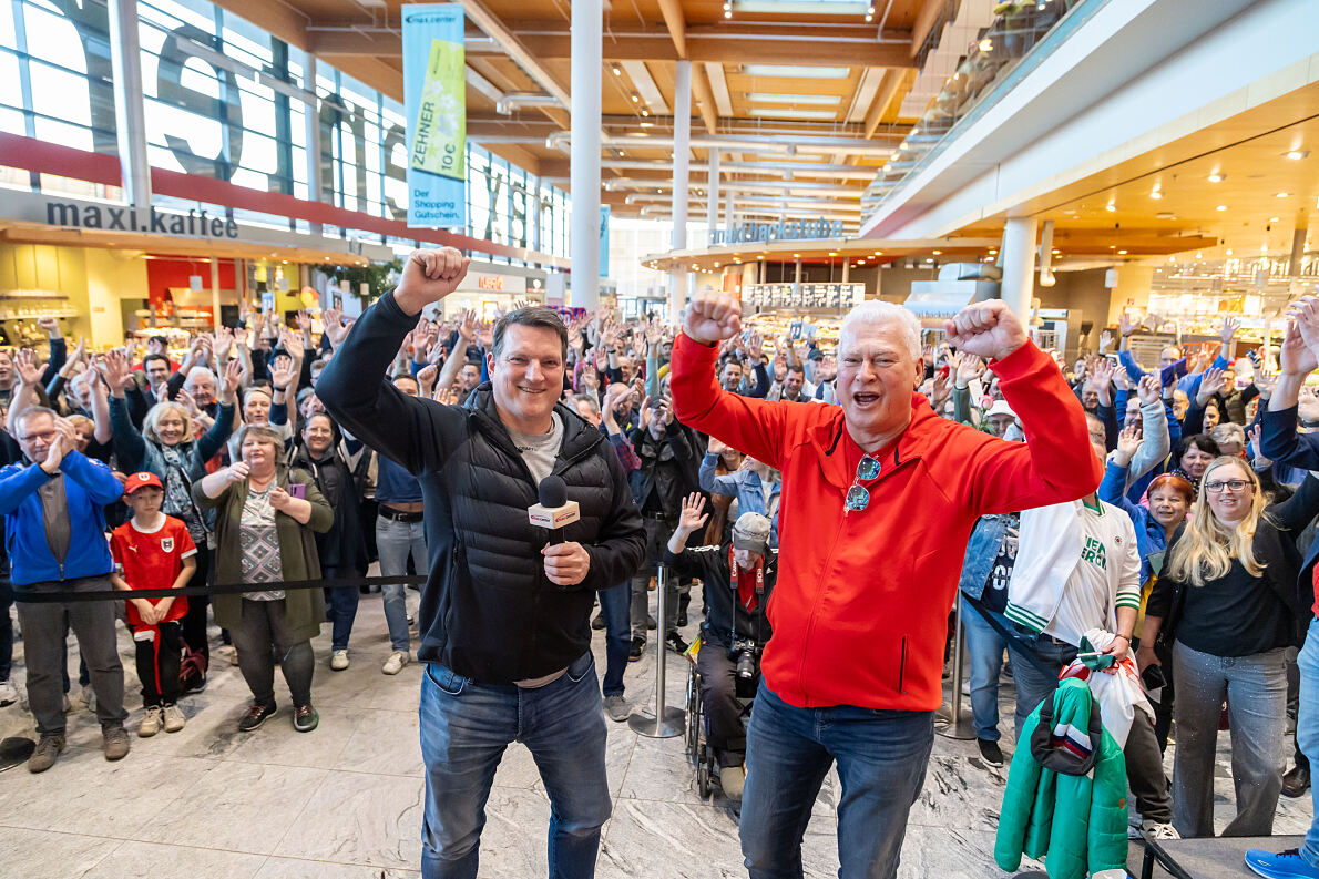 MXW_Polster & Herzog mit den Fans