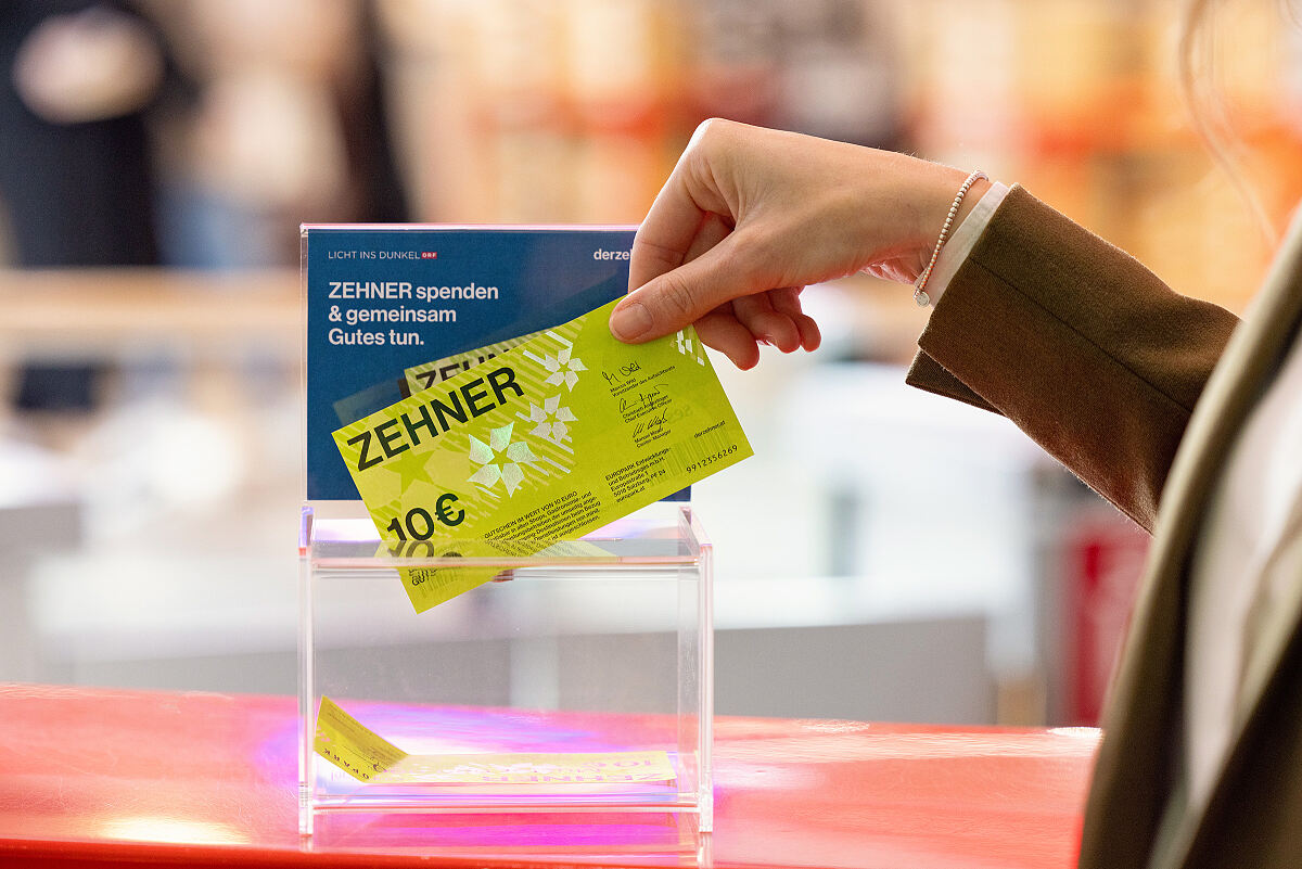 ZEHNER spenden für LICHTINSDUNKEL.jpg